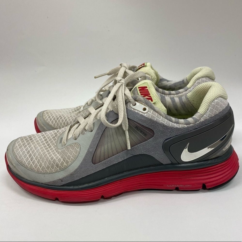NIKE Women’s Lunar Eclipse Grey and pink running shoes‎